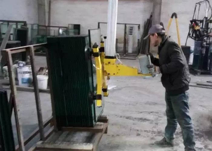 서커들 4명 캔틸레버 크레인 800KG 절연 글래스 생산 라인과 글라스 크레인을 높이기