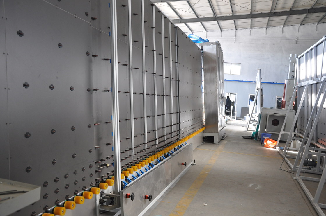 1.Vertical 격리 유리제 생산 라인 LJBZ2535G는 시멘스 통제 시스템을, 지킵니다 안정되어 있는 성과를 채택합니다