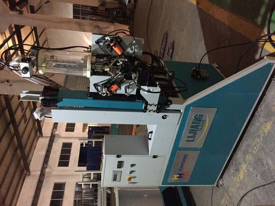 건조시키는 충전물 기계는 자동적으로 간격 장치 구조에서 드릴 구멍의 활동을 자동적으로 달성할 수 있습니다