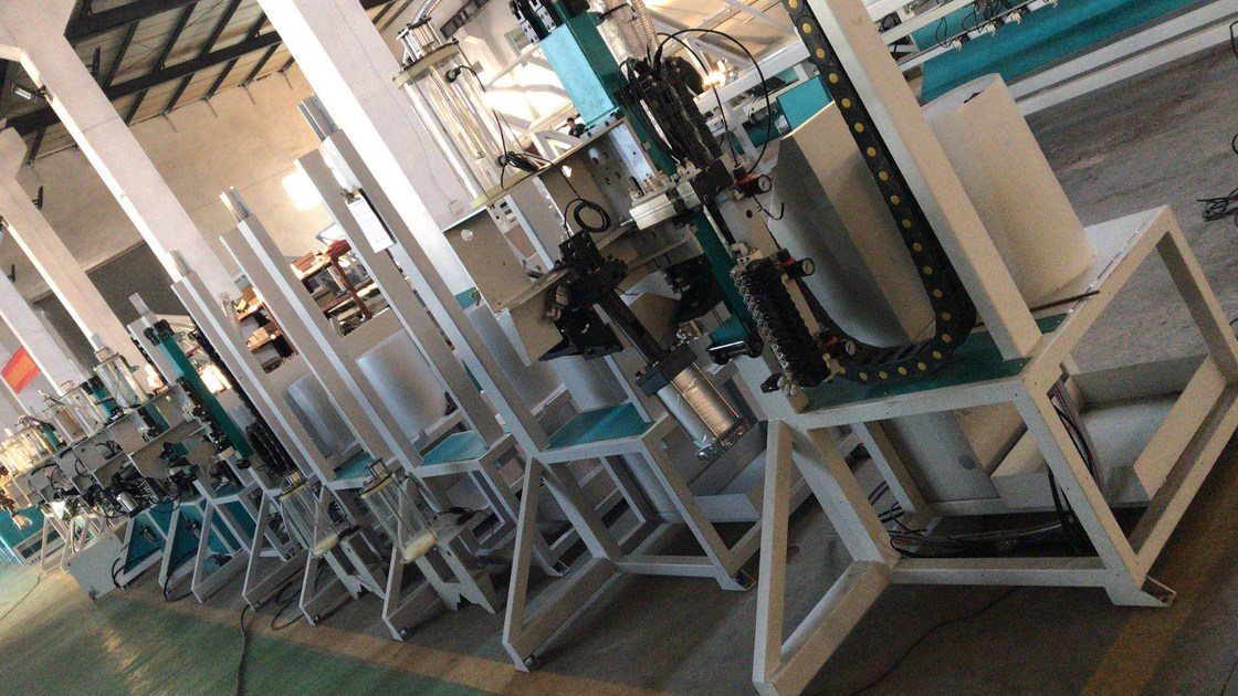 건조시키는 충전물 기계는 자동적으로 간격 장치 구조에서 드릴 구멍의 활동을 자동적으로 달성합니다