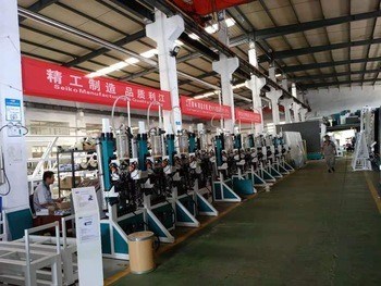 수직 격리한 글라스 생산 라인이 동시에 2 이구, 충전된 아르곤을 생산할 수 있습니다