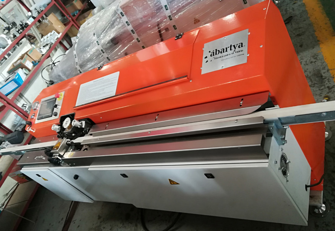 두배의 글레이징 유리 기계를 위한 압출 코팅 47m/min 속건성 접착제 부틸 기계